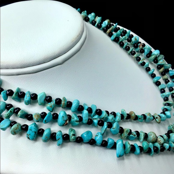 🌺SOLD Vintage Turquoise & Onyx Necklace - Picture 4 of 15